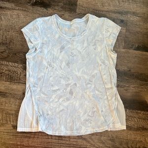 LuluLemon Short sleeve shirt